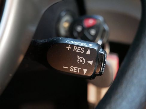 Used 2012 Toyota Yaris LE FWD image 18