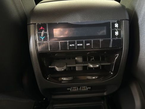 New 2025 Jeep Grand Cherokee L Laredo image 28