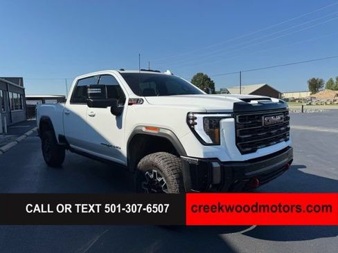 Used 2024 GMC Sierra 2500 AT4X AWD/4WD image 2