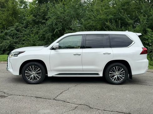 Used 2018 Lexus LX 570 4WD image 3