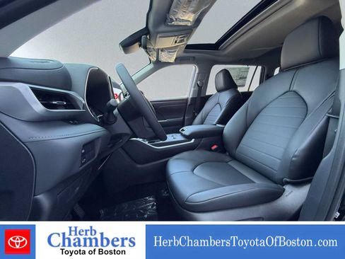 New 2026 Toyota Highlander XLE AWD/4WD image 12