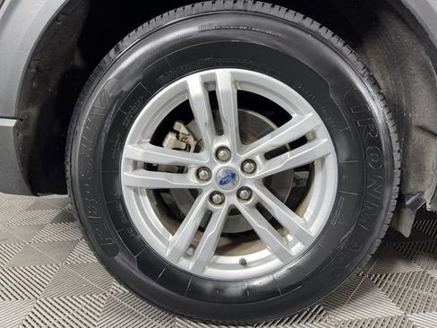 Used 2024 Ford Explorer XLT w/ Equipment Group 202A image 15