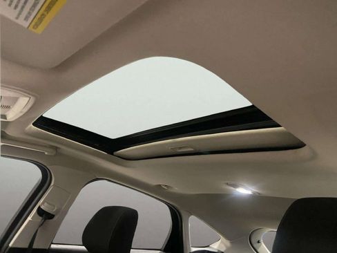 Used 2018 Ford Focus SEL image 16