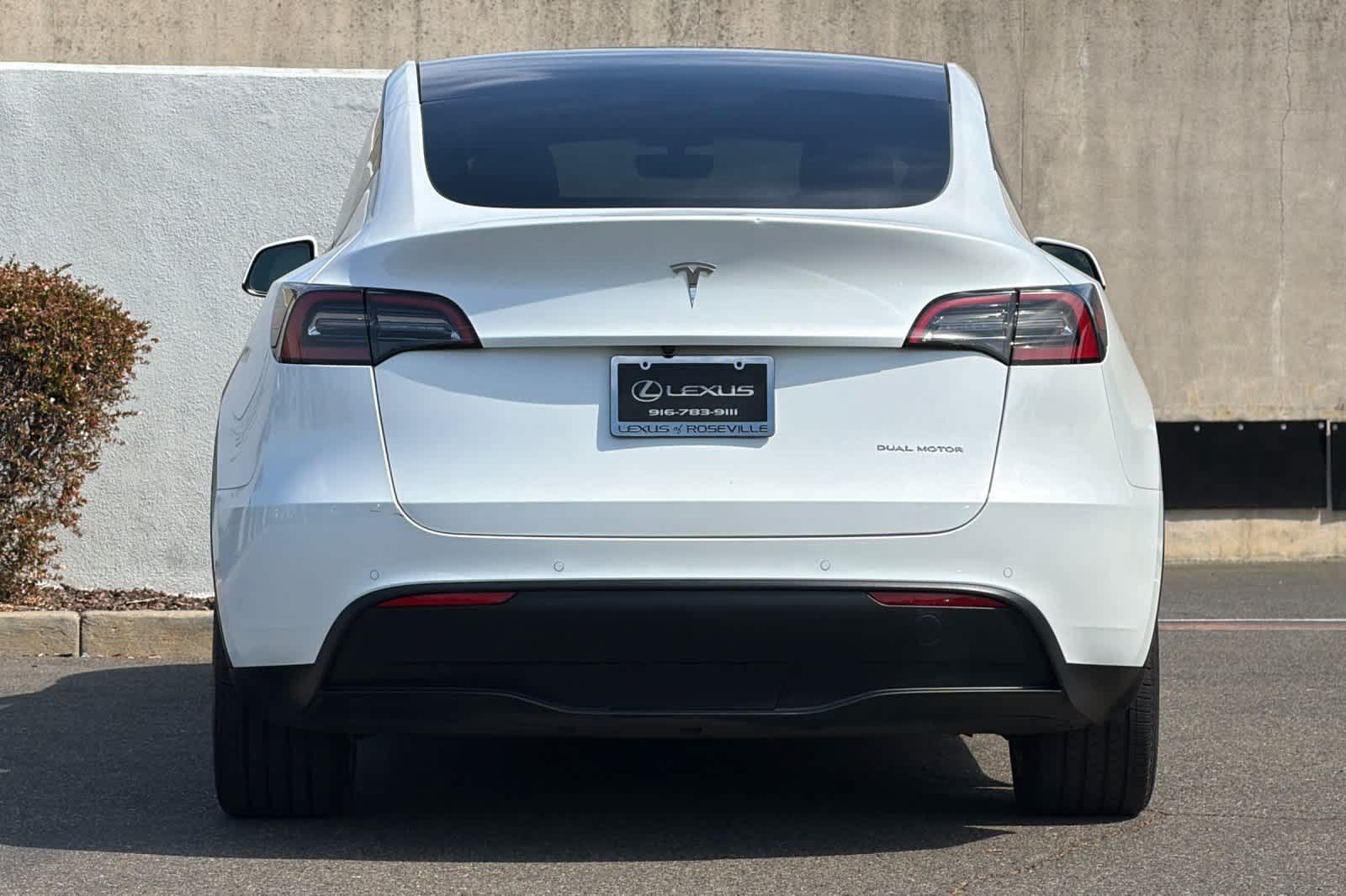 Used 2022 Tesla Model Y Long Range AWD/4WD image 8