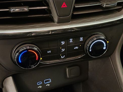 Used 2025 Buick Encore GX Preferred image 24