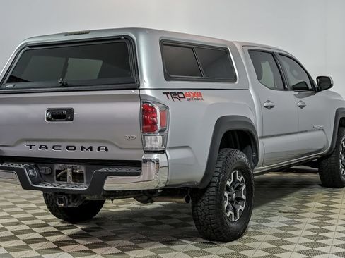 Used 2023 Toyota Tacoma TRD Off-Road w/ TRD Premium Off Road Package AWD/4WD image 8