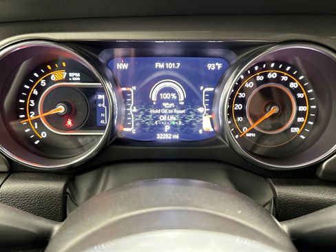 Used 2023 Jeep Wrangler Unlimited Sahara w/ Cold Weather Group AWD/4WD image 13
