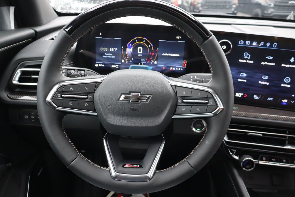 New 2027 Chevrolet Traverse Z71 w/ Enhanced Driving Package AWD/4WD image 8