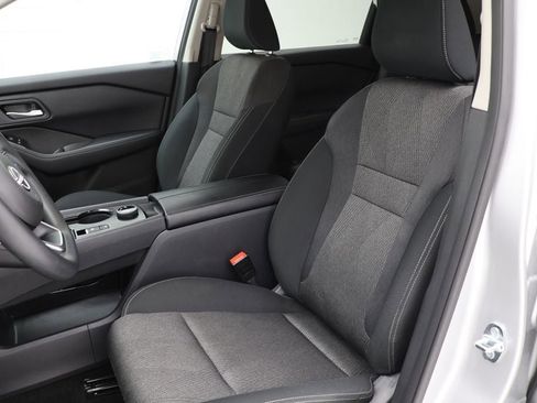 Used 2024 Nissan Rogue SV image 16