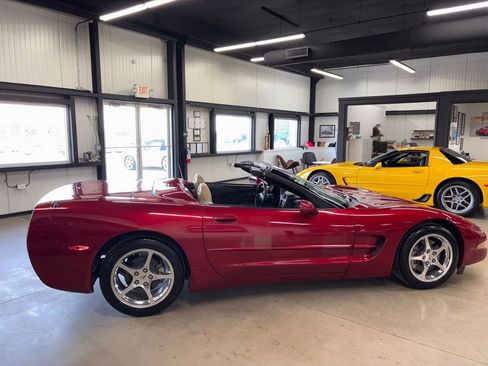 Used 2004 Chevrolet Corvette Convertible w/ Preferred Equipment Group image 20