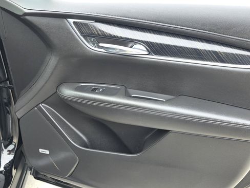 Used 2022 Cadillac XT6 Premium Luxury w/ Technology Package FWD image 15