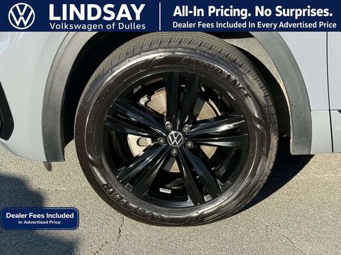 Used 2023 Volkswagen Atlas Cross Sport SEL R-Line AWD/4WD image 8