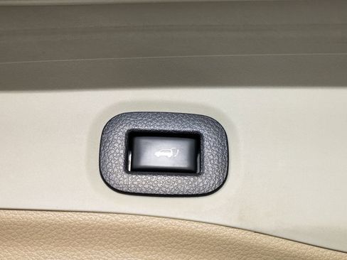 Used 2017 Nissan Rogue SL image 22