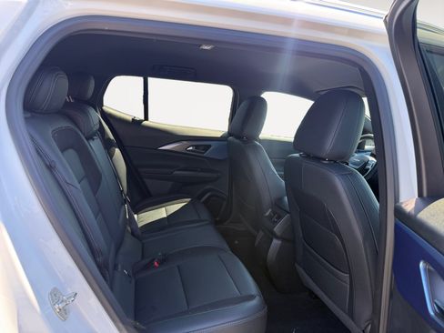 Used 2024 Chevrolet Equinox EV LT FWD image 18