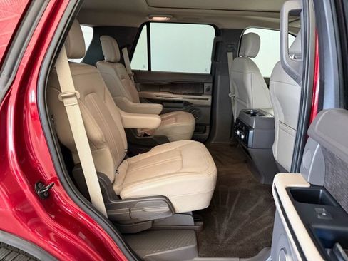 Used 2018 Ford Expedition Limited w/ Equipment Group 301A RWD image 21