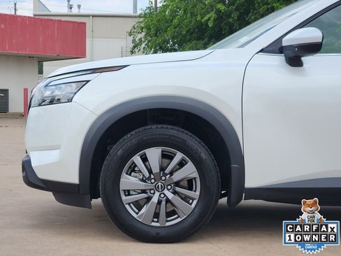 Used 2025 Nissan Pathfinder SV FWD image 10