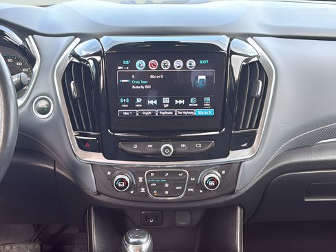 Used 2018 Chevrolet Traverse Premier AWD/4WD image 18