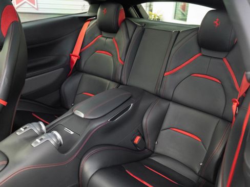 Used 2018 Ferrari GTC4Lusso T image 18