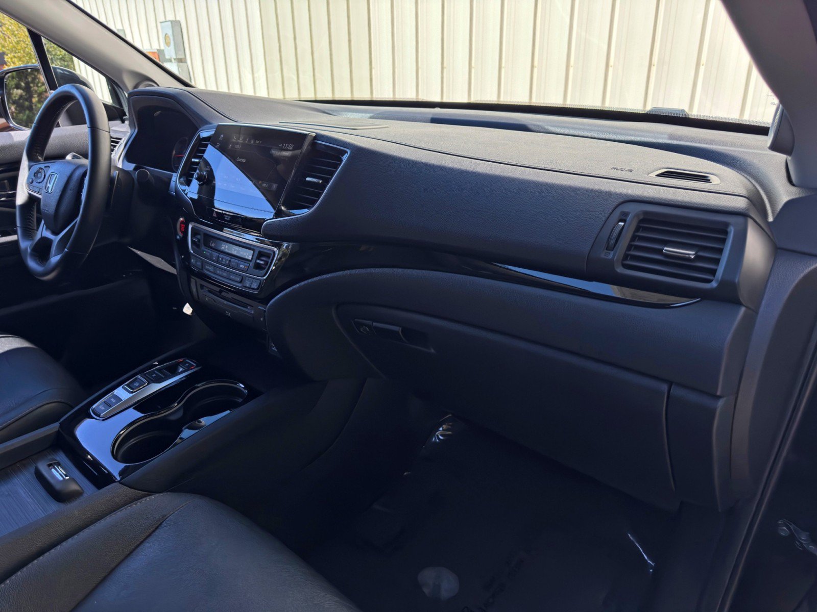 Used 2020 Honda Pilot Touring image 14