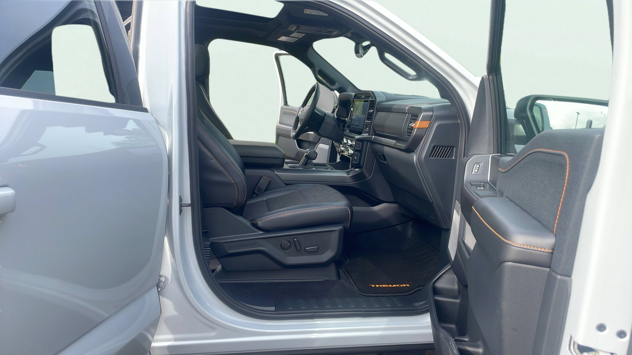 Certified 2025 Ford F150 Tremor AWD/4WD image 18