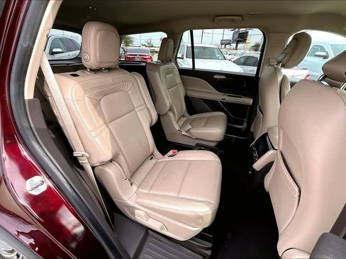 Used 2020 Lincoln Aviator Reserve image 18
