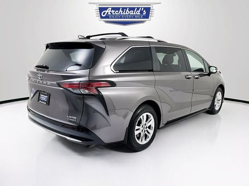 Used 2024 Toyota Sienna Limited AWD/4WD image 7