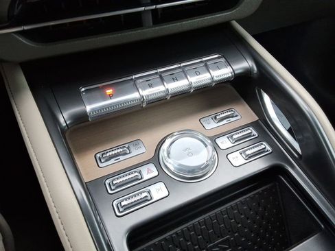 Used 2024 Lincoln Nautilus Reserve image 34