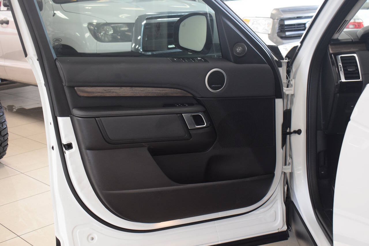 Used 2017 Land Rover Discovery HSE AWD/4WD image 21