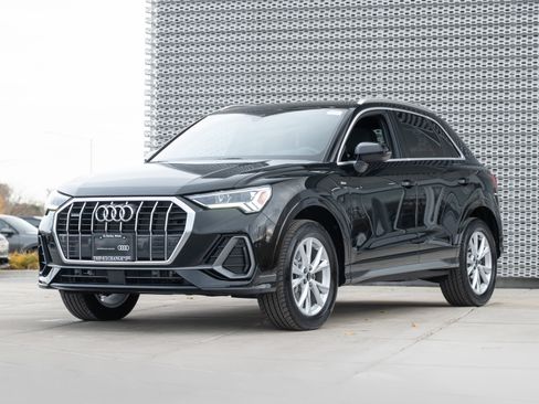 Certified 2025 Audi Q3 2.0T Premium w/ Convenience Package image 7