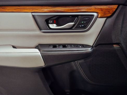 Used 2017 Honda CR-V Touring image 16