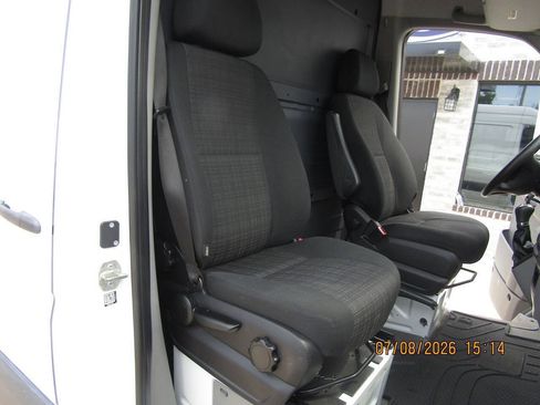 Used 2018 Mercedes-Benz Sprinter 2500 image 11