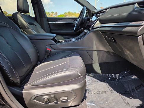 Used 2022 Jeep Grand Cherokee Overland image 10