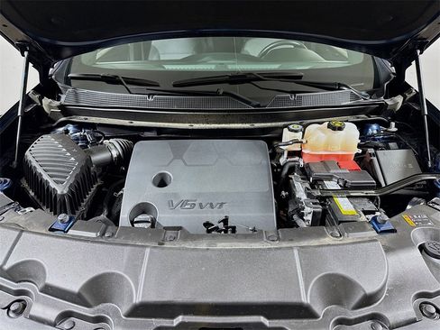 Used 2023 Chevrolet Traverse LT image 28