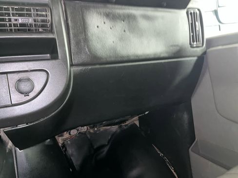 Used 2020 Chevrolet Express 2500 image 20