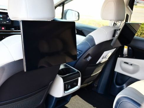 Used 2025 Kia Carnival SX Prestige FWD image 20