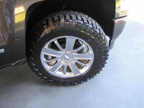 Used 2014 Chevrolet Silverado 1500 High Country image 22