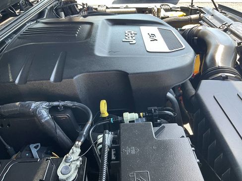 Used 2017 Jeep Wrangler Unlimited Sahara image 39