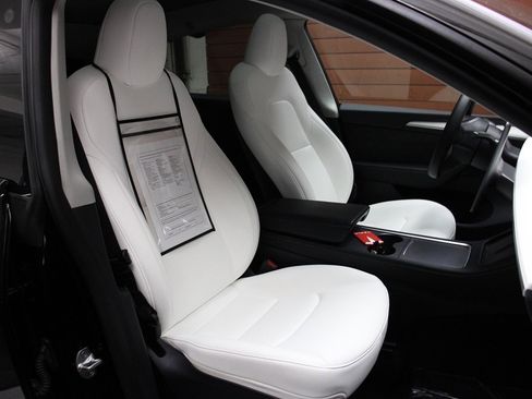 Used 2023 Tesla Model Y Long Range image 7