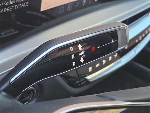 New 2025 Cadillac Lyriq Luxury image 12