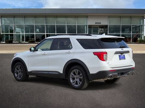Certified 2024 Ford Explorer XLT w/ Equipment Group 202A AWD/4WD image 4