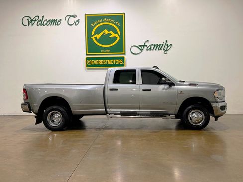 Used 2021 RAM 3500 Tradesman AWD/4WD image 2