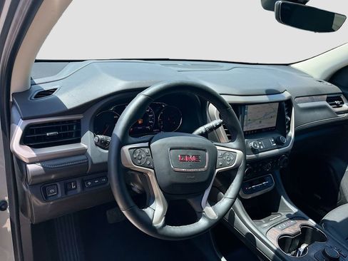 Used 2023 GMC Acadia Denali w/ Denali Ultimate Package AWD/4WD image 9