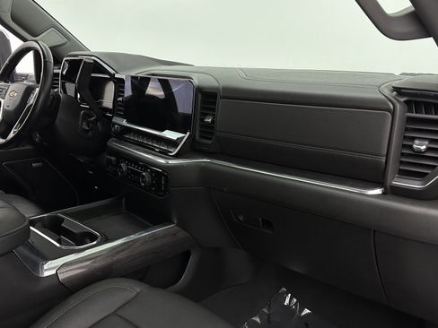 Used 2024 Chevrolet Silverado 2500 LTZ w/ LTZ Convenience Package image 40