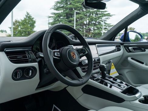 New 2026 Porsche Macan GTS AWD/4WD image 5
