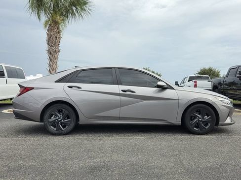 Used 2023 Hyundai Elantra SEL FWD image 7