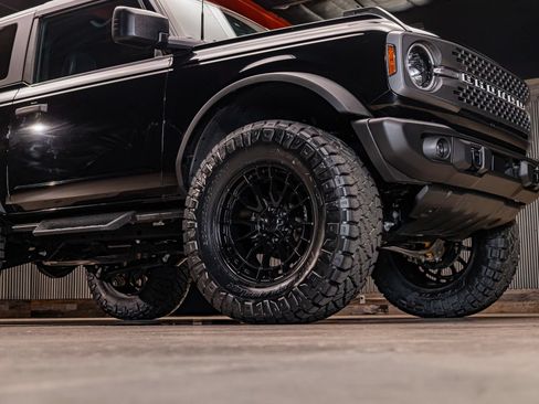 Used 2023 Ford Bronco Badlands w/ Sasquatch Package AWD/4WD image 12