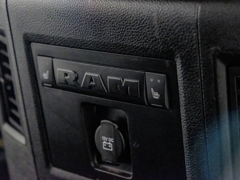 Used 2018 RAM 2500 Laramie w/ Sport Appearance Group image 32