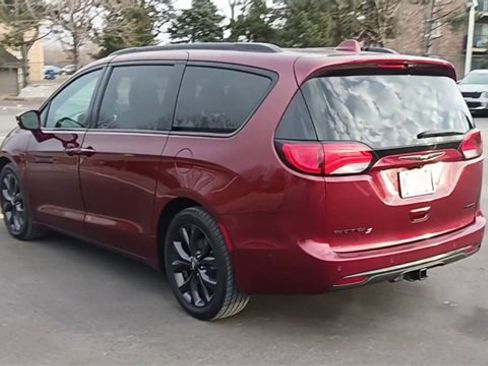 Used 2019 Chrysler Pacifica Limited image 9