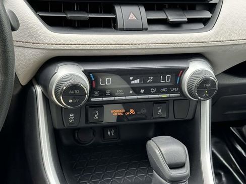 Used 2019 Toyota RAV4 XLE image 19