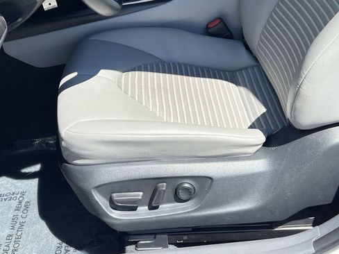 Used 2023 Toyota Camry SE image 11